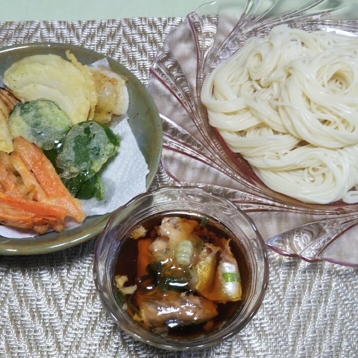 野菜天とさば水煮缶入り汁の冷や麦☆